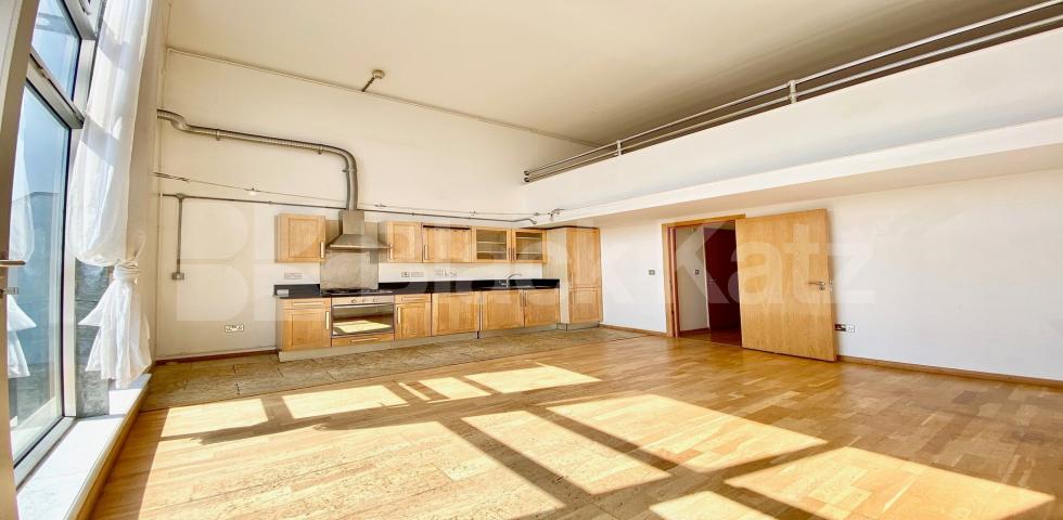 			VIRTUAL TOUR AVAILABLE!, 2 Bedroom, 1 bath, 1 reception Apartment			 ABILITY PLAZA-KINGSLAND ROAD, DALSTON/HAGGERSTON